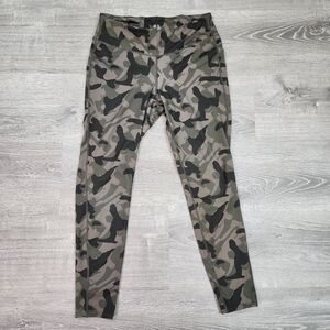GAP FIT Green Camo Athletic Leggings Large